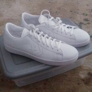 Converse low top Dr J basketball shoes